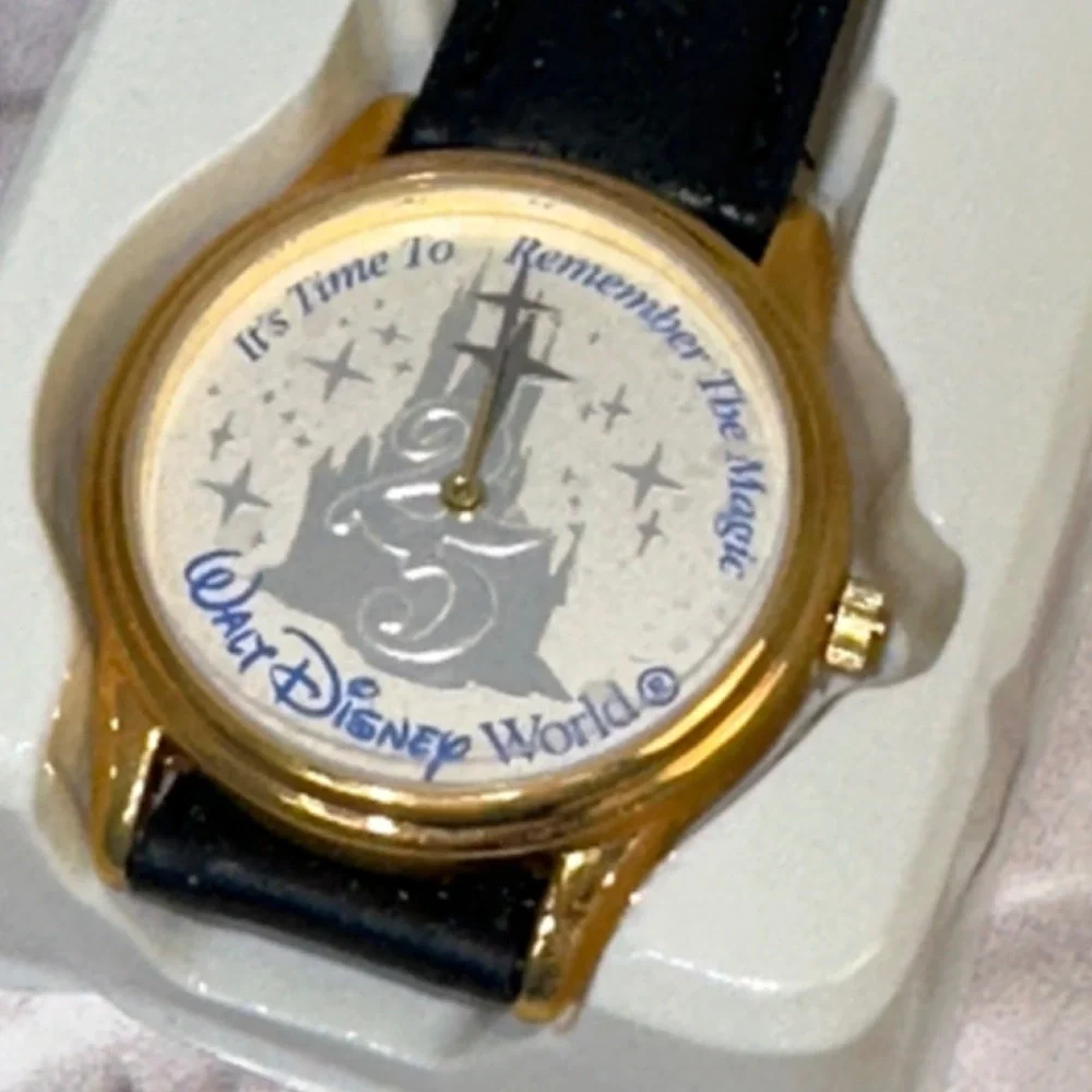 Vintage 1997 Walt Disney World 25th Anniversary Kodak Watch Gold Tone in Box